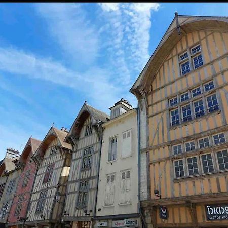 Superbe T2 De Caractere Au Centre Classe 3 Etoiles Troyes Exterior foto